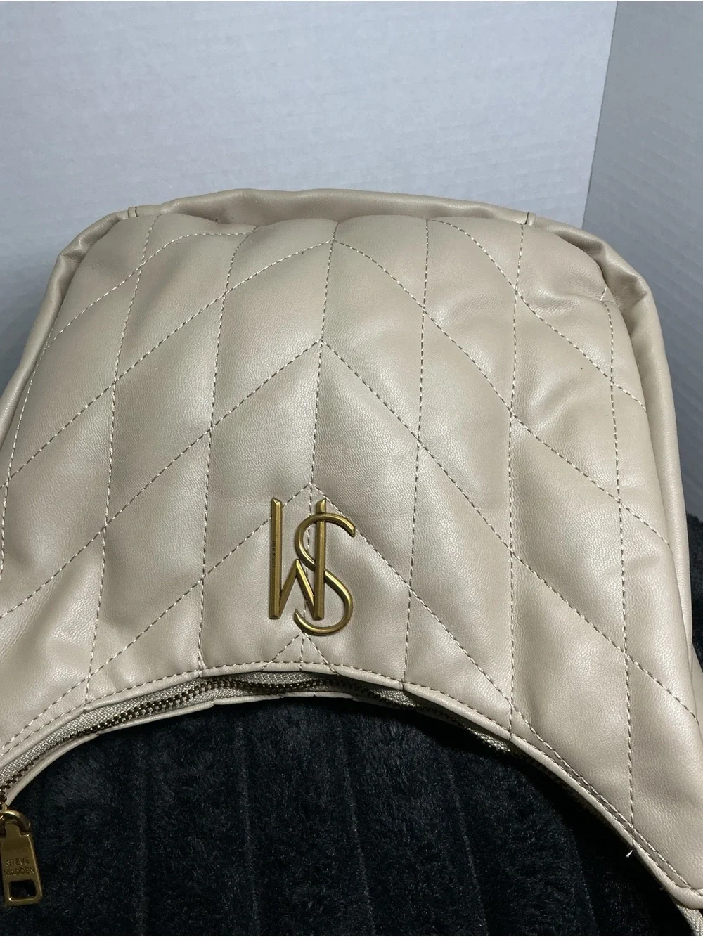 Steve Madden Timeless Taupe Quilted Shoulder Bag Tan/Cream Gold Chain EUC
